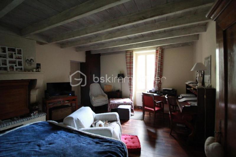 Corps de ferme - 300 m² - 10 pièces