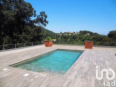 Appartement - 99 m² - 4 pièces