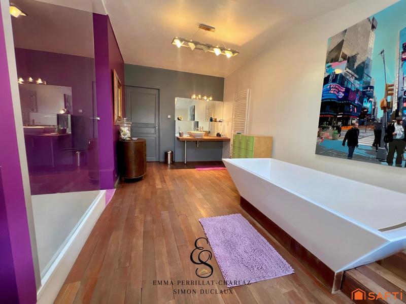 Maison - 244 m² - 8 pièces