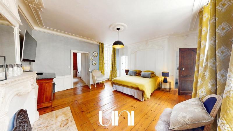 Maison - 300 m² - 9 pièces