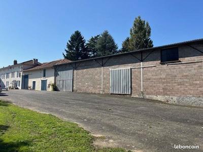 Maison - 213 m² - 8 pièces