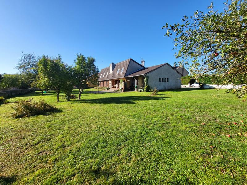 Maison - 210 m² - 7 pièces