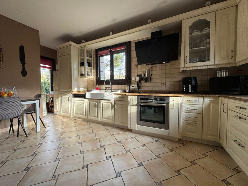 Maison - 224 m² - 8 pièces