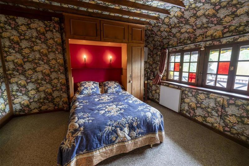 Chaumière - 170 m² - 7 pièces