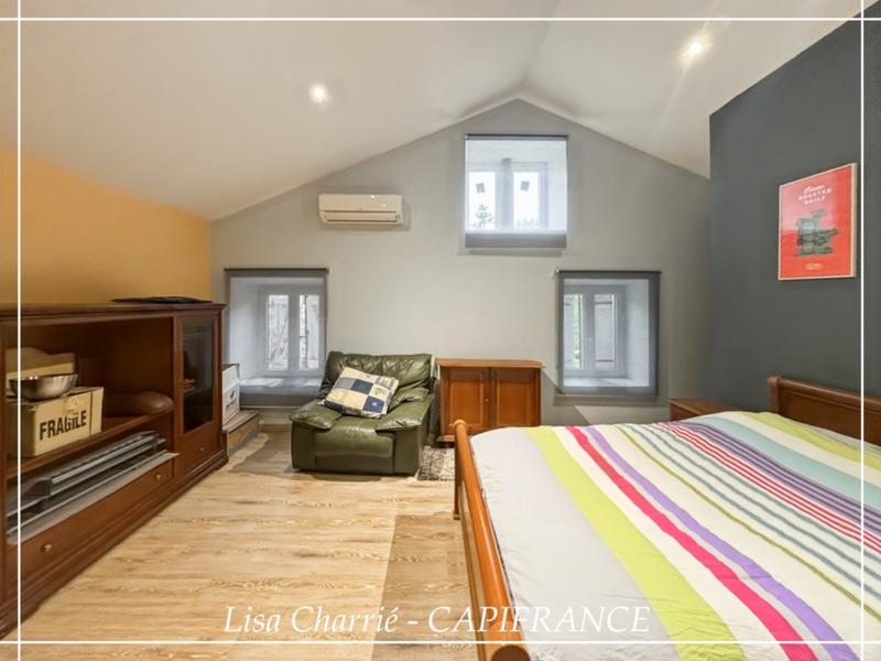 Maison en pierre - 236 m² - 8 pièces