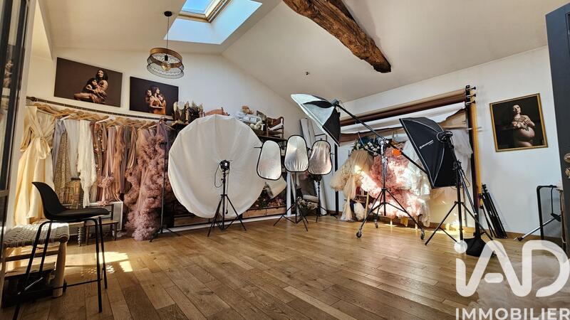 Maison - 205 m² - 9 pièces