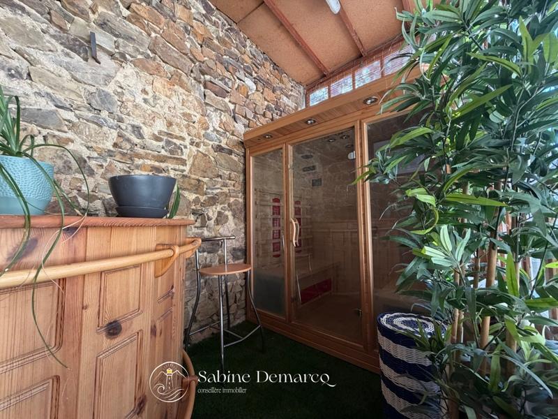 Maison - 235 m² - 6 pièces