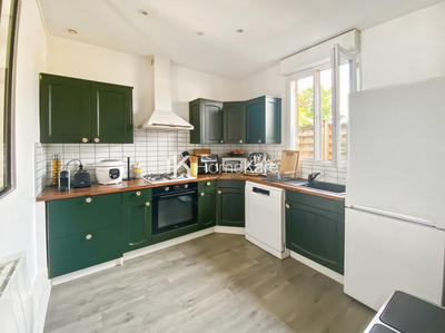 Maison - 92 m² - 5 pièces