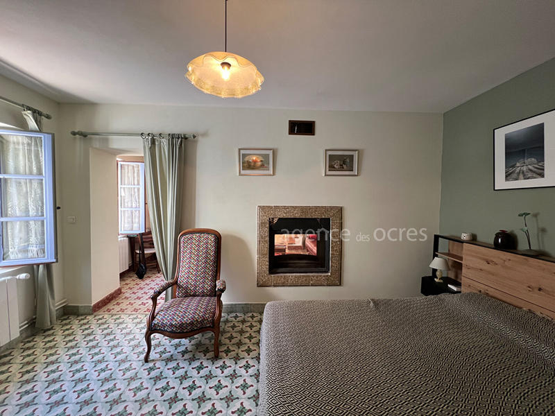 Maison - 260 m² - 9 pièces