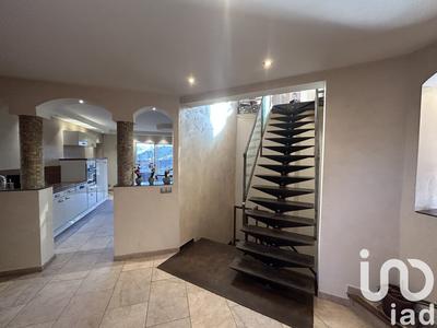 Maison - 235 m² - 11 pièces