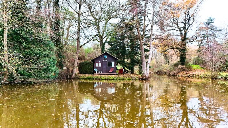 Propriété - 430 m² - 11 pièces