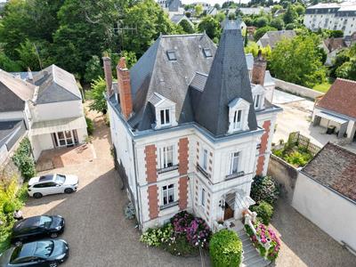 Château - 1 000 m² - 32 pièces