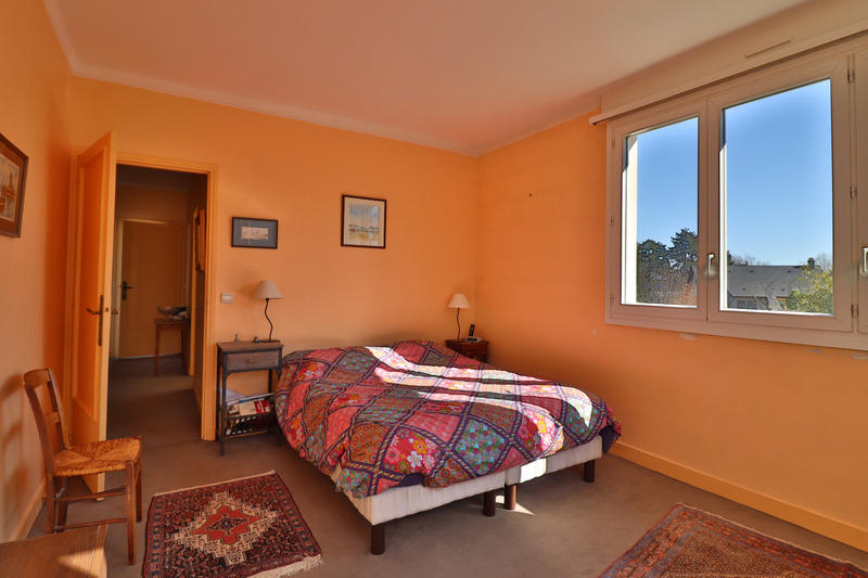 Maison - 220 m² - 7 pièces