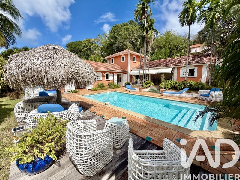 Maison - 138 m² - 5 pièces