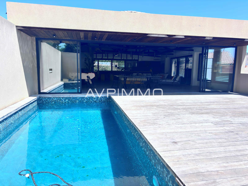 Villa - 415 m² - 6 pièces