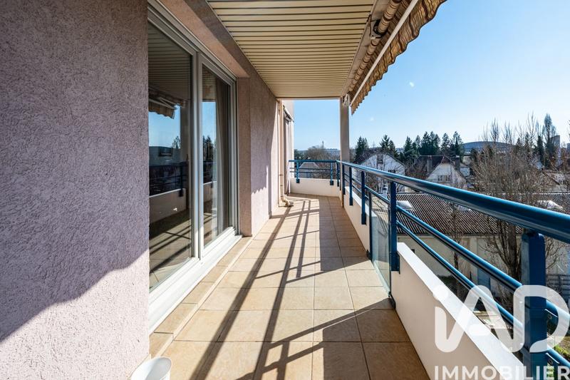 Appartement - 90 m² - 3 pièces