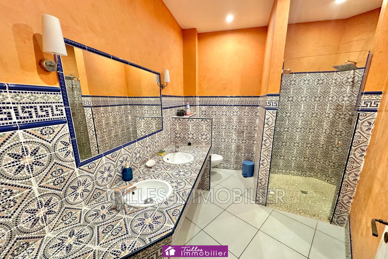 Maison - 325 m² - 9 pièces