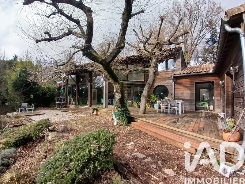 Maison de maîtres - 232 m² - 7 pièces