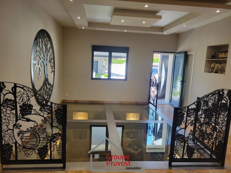 Maison - 240 m² - 5 pièces