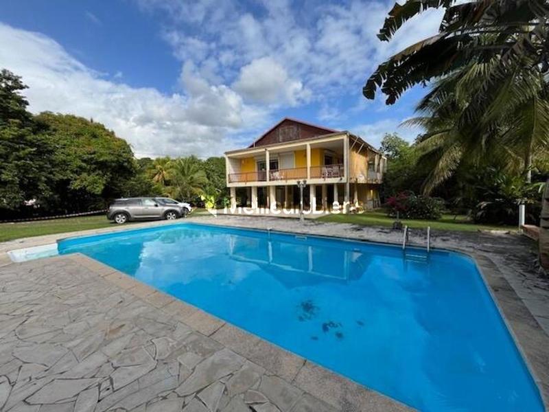 Maison - 148 m² - 8 pièces