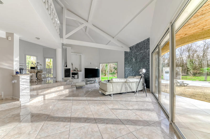 Maison - 200 m² - 7 pièces