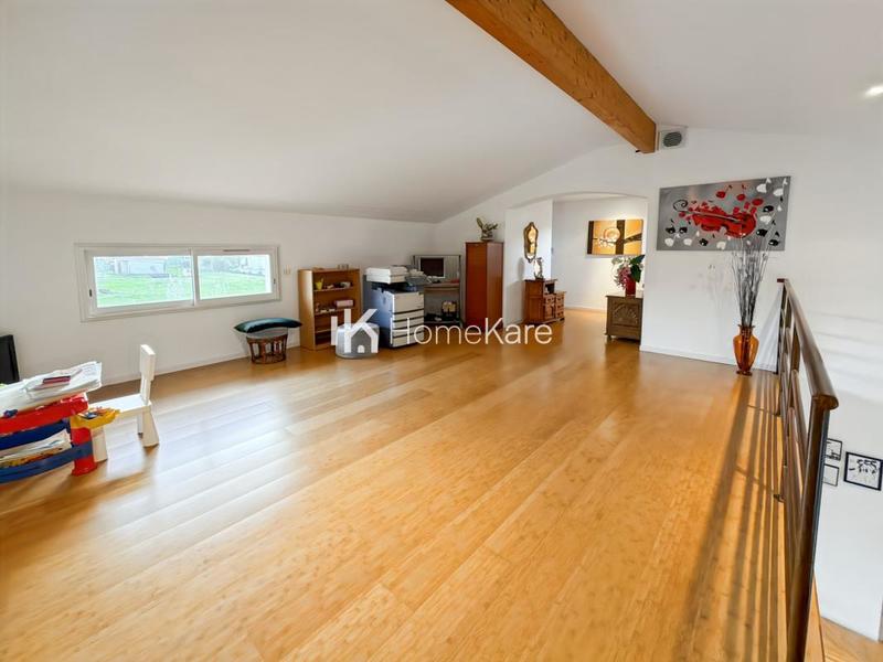 Villa - 224 m² - 6 pièces