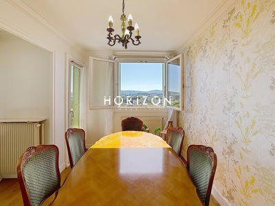 Appartement - 80 m² - 4 pièces