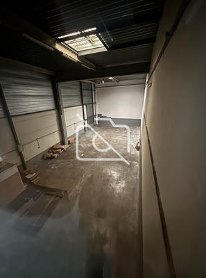 Entrepôt - 341 m²