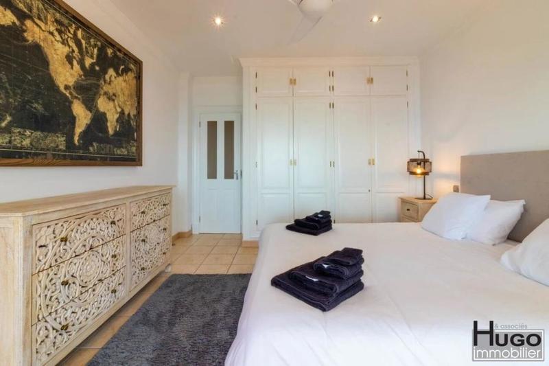 Villa - 355 m² - 10 pièces