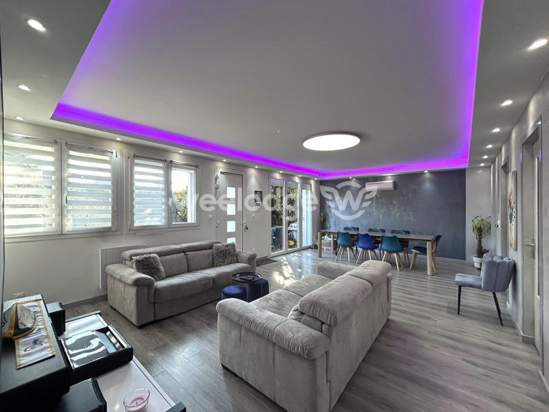 Maison - 180 m² - 9 pièces