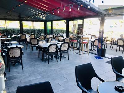 Magasins - 170 m² - 5 pièces