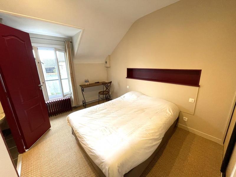 Maison ancienne - 310 m² - 11 pièces