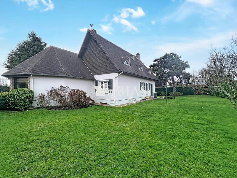 Maison - 183 m² - 8 pièces