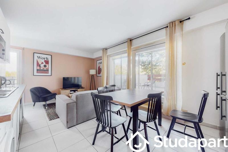 Chambre - 10 m² - 1 pièce