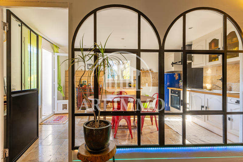 Maison - 228 m² - 11 pièces