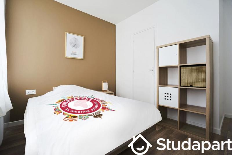 Chambre - 13 m² - 1 pièce