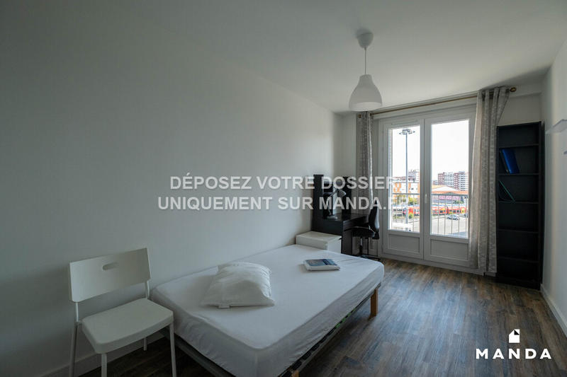 Chambre - 12 m² - 4 pièces