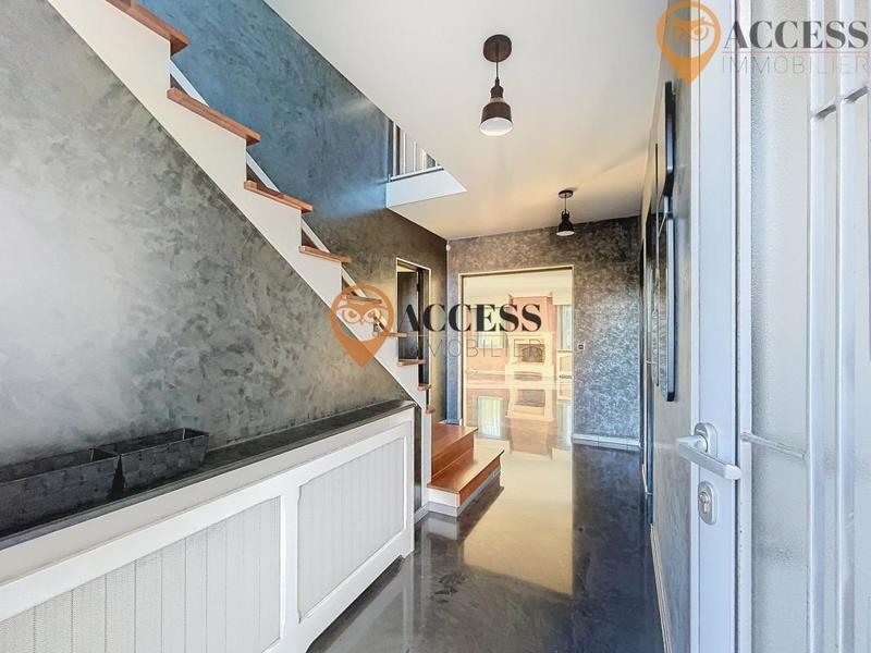 Maison - 218 m² - 8 pièces