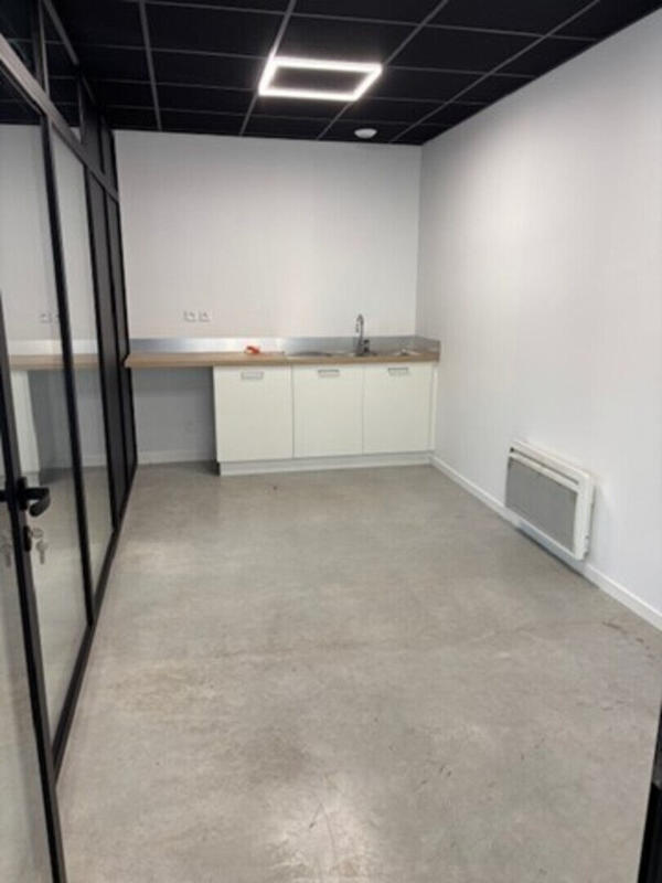 Local d'activité / Entrepôt - 85 m²