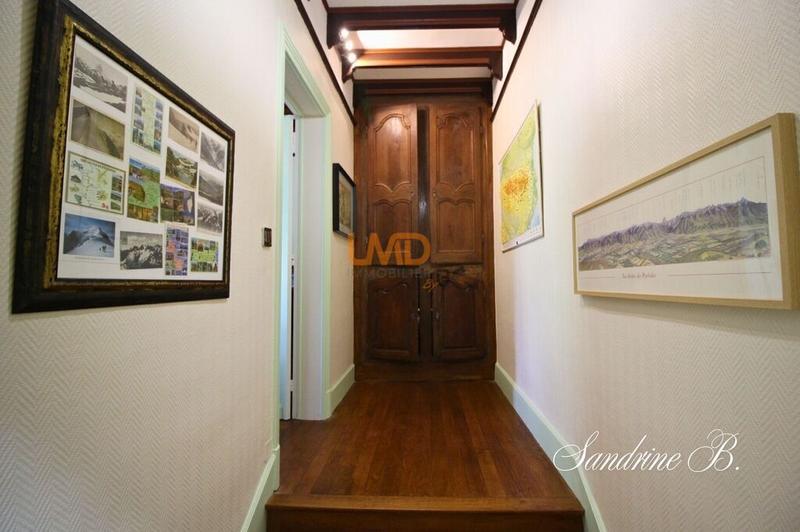 Maison - 275 m² - 8 pièces