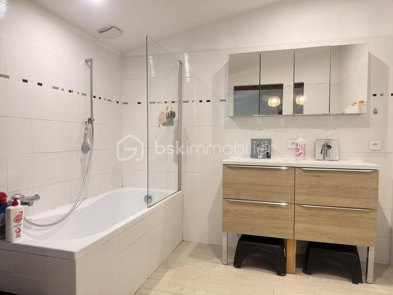 Maison - 170 m² - 6 pièces