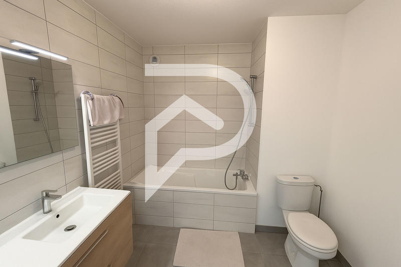 Appartement - 98 m² - 4 pièces