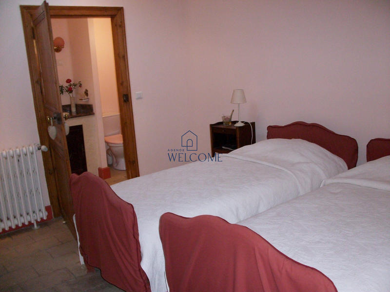 Maison - 530 m² - 11 pièces