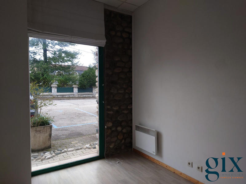 Local commercial - 80 m² - 4 pièces