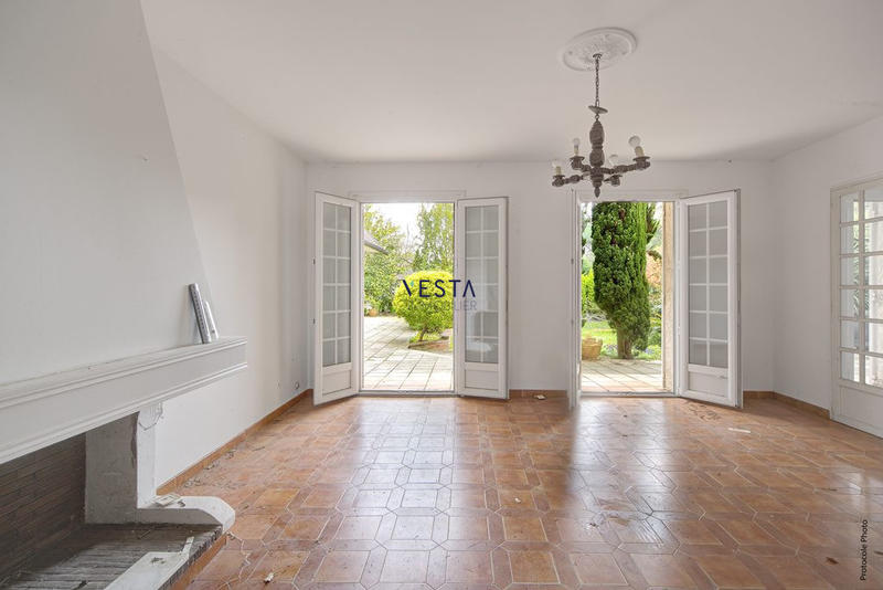 Maison - 318 m² - 12 pièces