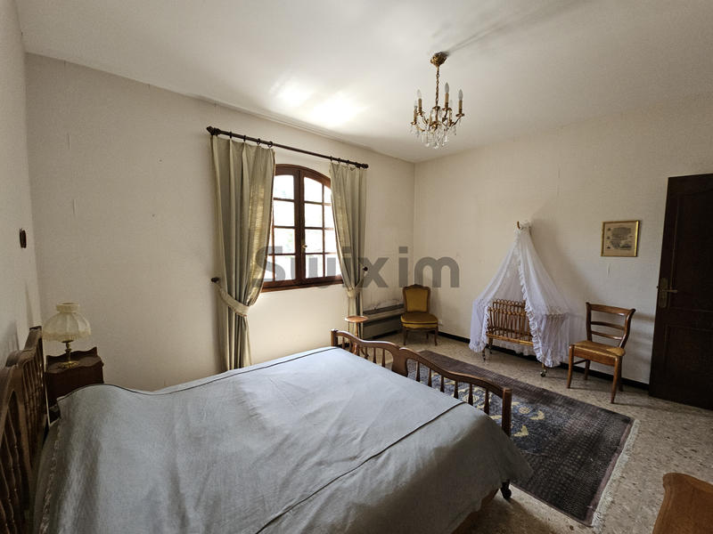 Villa - 267 m² - 11 pièces