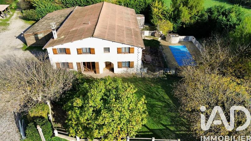 Maison - 333 m² - 5 pièces