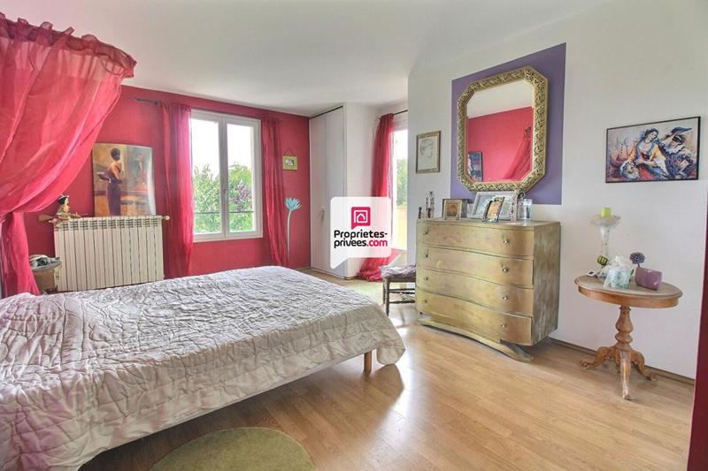 Maison - 230 m² - 8 pièces