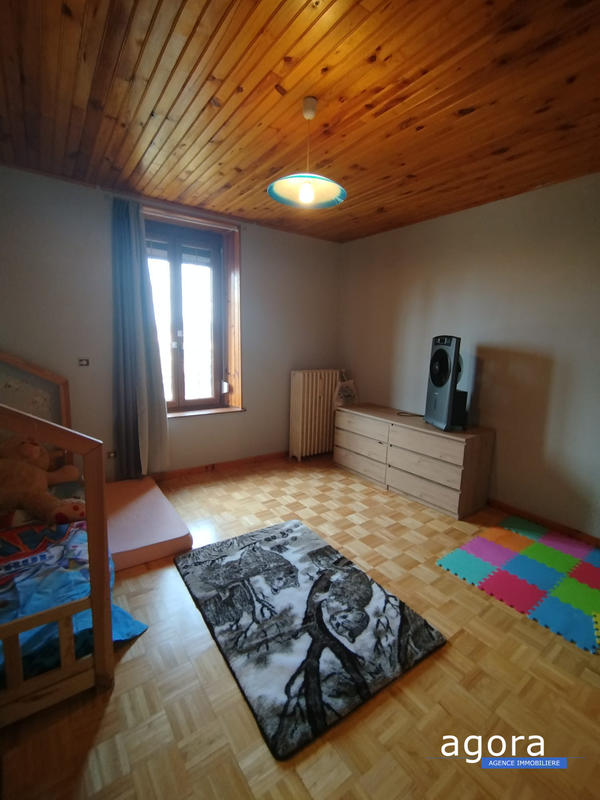 Maison - 90 m² - 5 pièces