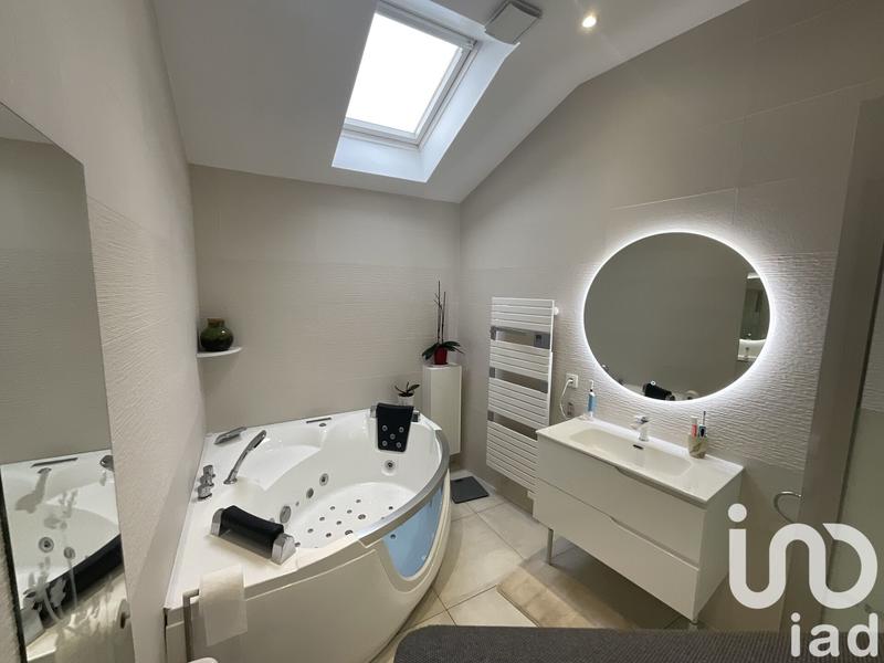 Maison - 137 m² - 8 pièces